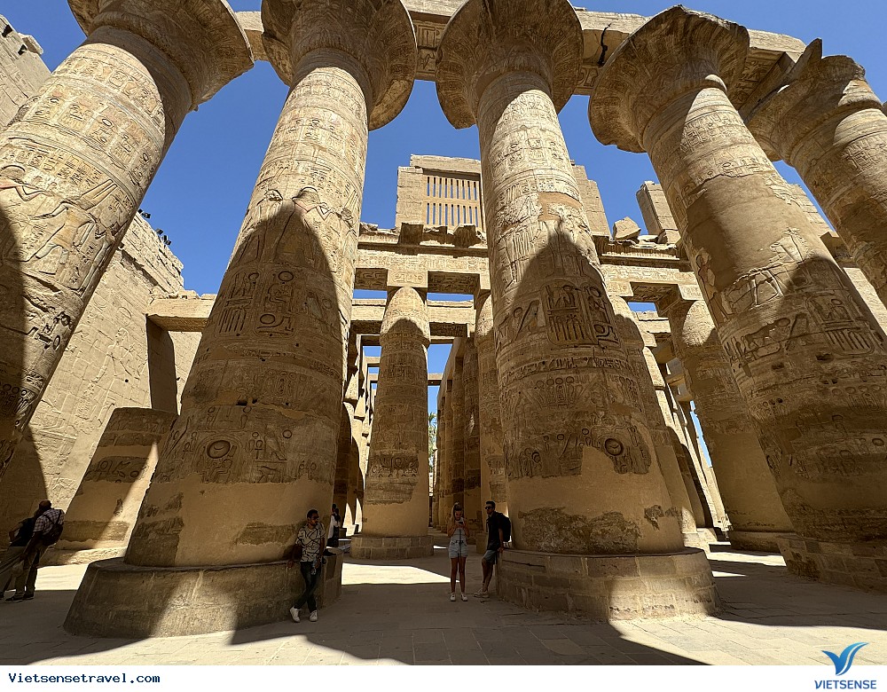 Kiến trúc bên trong đền Karnak vô cùng tinh xảo
