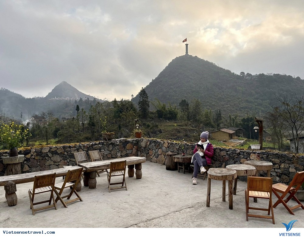Lô Lô nằm khá xa trung tâm Hà Giang, bạn có thể lựa chọn 2 tuyến đường Lô Lô nằm khá xa trung tâm Hà Giang, bạn có thể lựa chọn 2 tuyến đường