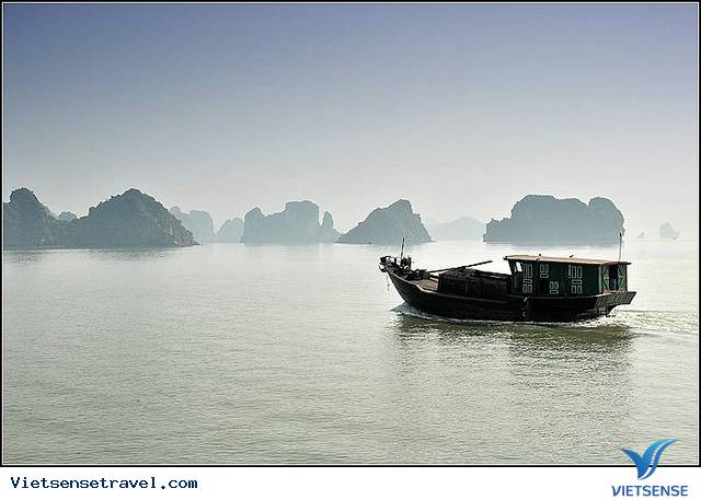 Hạ Long vắng vẻ vào đông