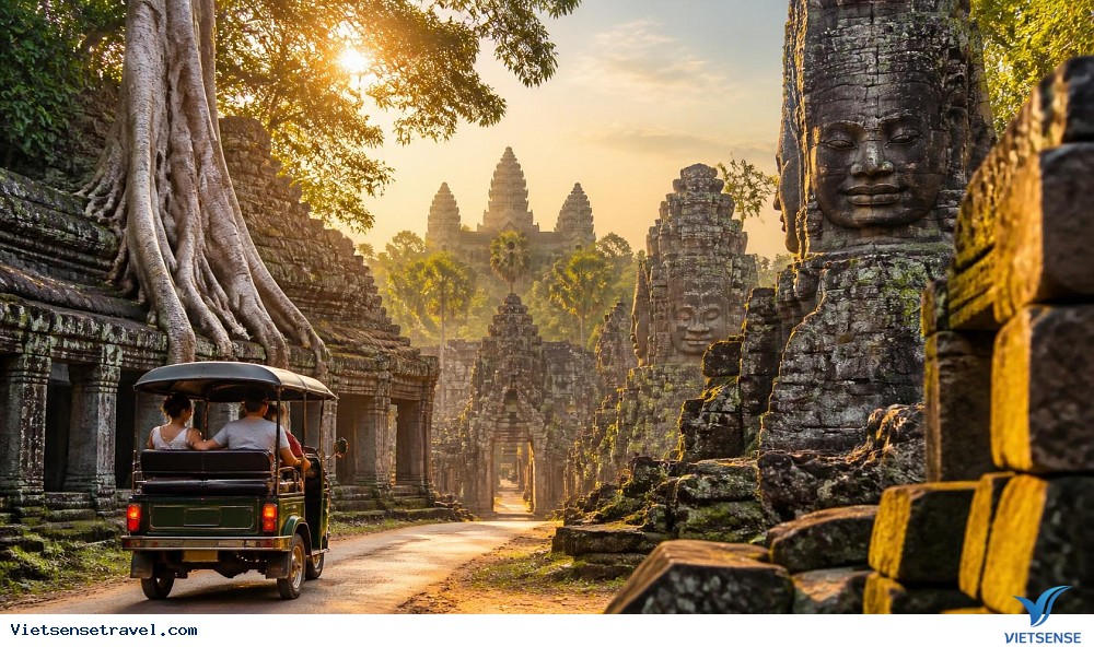Ngày 2: Angkor Wat – Bayon – Ta Prohm – Apsara (Ăn sáng, trưa, tối) Ngày 2: Angkor Wat – Bayon – Ta Prohm – Apsara (Ăn sáng, trưa, tối)