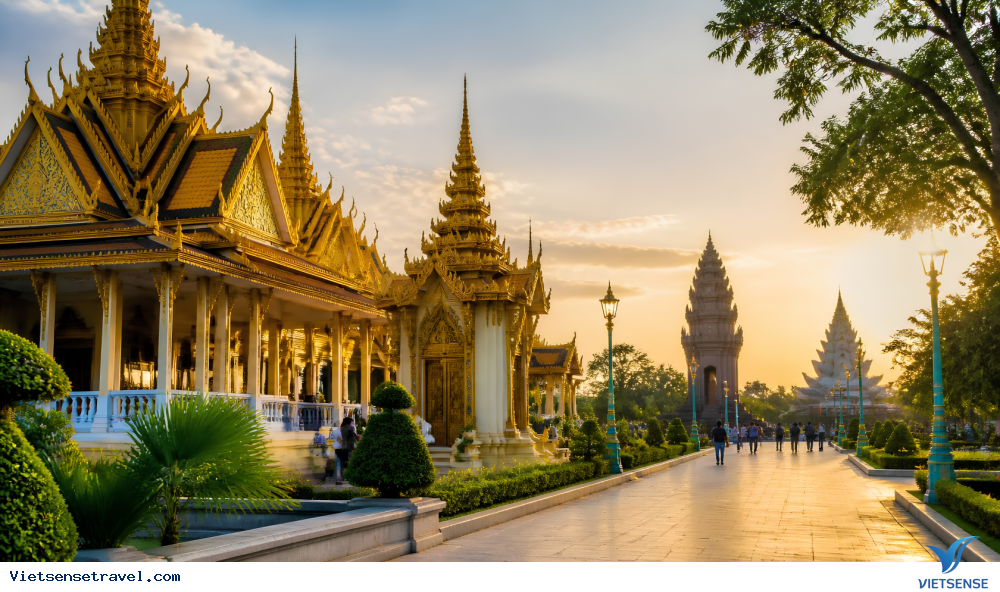 Ngày 2: Cung điện Hoàng Gia – Chùa Vàng, Bạc – Siem Reap (Ăn sáng, trưa, tối) Ngày 2: Cung điện Hoàng Gia – Chùa Vàng, Bạc – Siem Reap (Ăn sáng, trưa, tối)