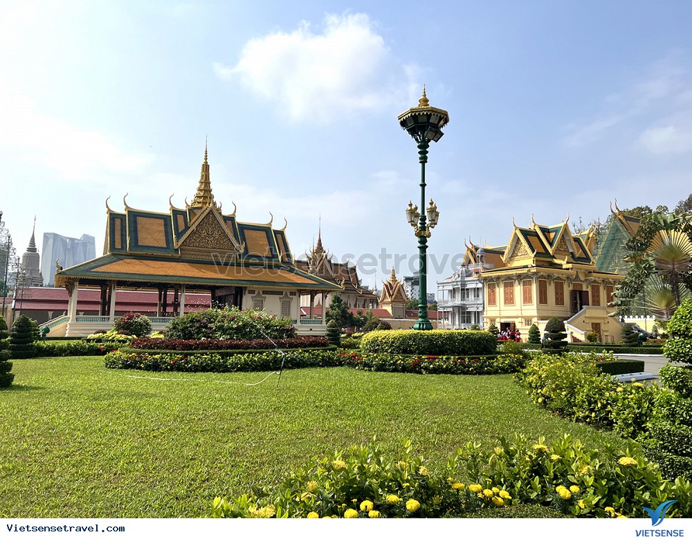 Ngày 3: Siêm Reap – Phnom Pênh ¬– Hoàng Cung Campuchia (Ăn sáng, trưa, tối) - Ảnh 3 Ngày 3: Siêm Reap – Phnom Pênh ¬– Hoàng Cung Campuchia (Ăn sáng, trưa, tối) - Ảnh 3