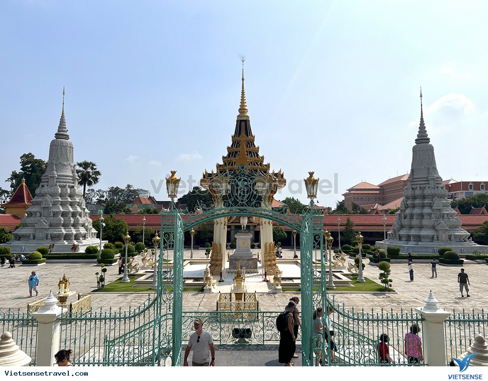 Ngày 3: Siêm Reap – Phnom Pênh ¬– Hoàng Cung Campuchia (Ăn sáng, trưa, tối) - Ảnh 4 Ngày 3: Siêm Reap – Phnom Pênh ¬– Hoàng Cung Campuchia (Ăn sáng, trưa, tối) - Ảnh 4