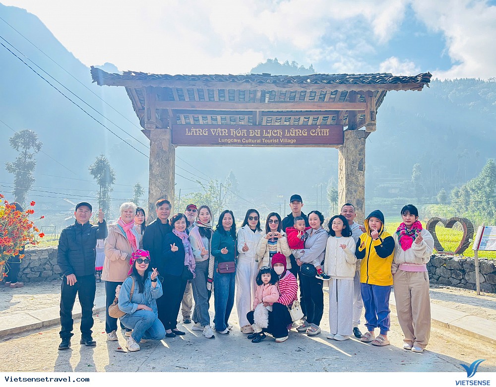 Ngôi làng đơn sơ, mộc mạc mà ấm cúng tại Lũng Cẩm