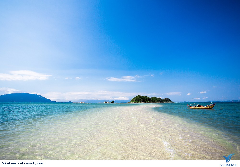 Nha Trang là một trong những bãi biển đẹp nhất miền Trung Nha Trang là một trong những bãi biển đẹp nhất miền Trung