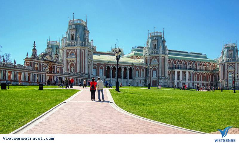 Du khách tham quan Tsaritsyno