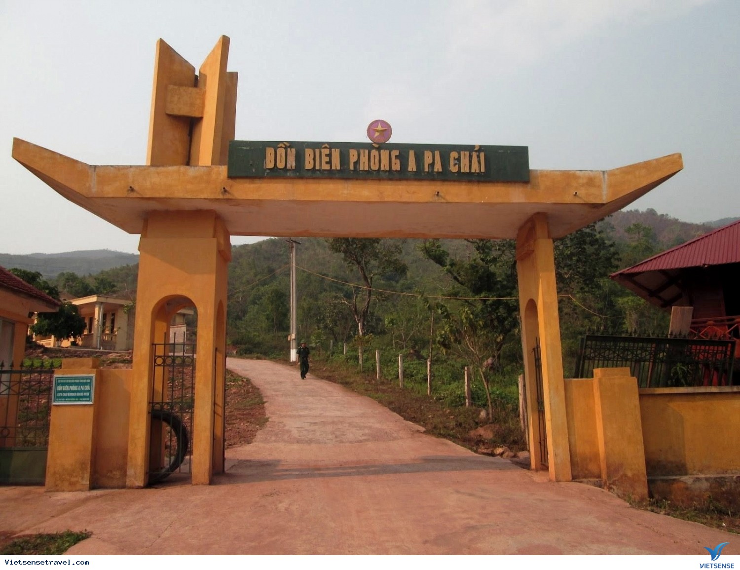 Nơi Một Con Gà Gáy 3 Nước Cùng Nghe