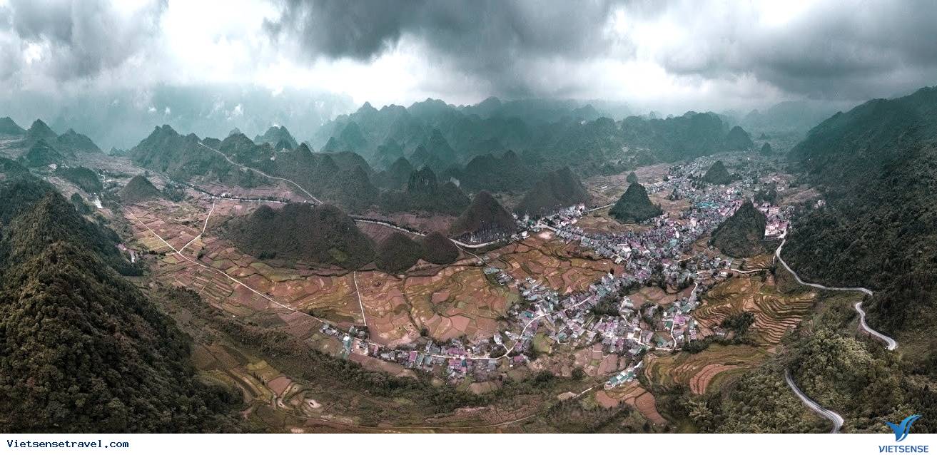 Núi đôi Quản Bạ