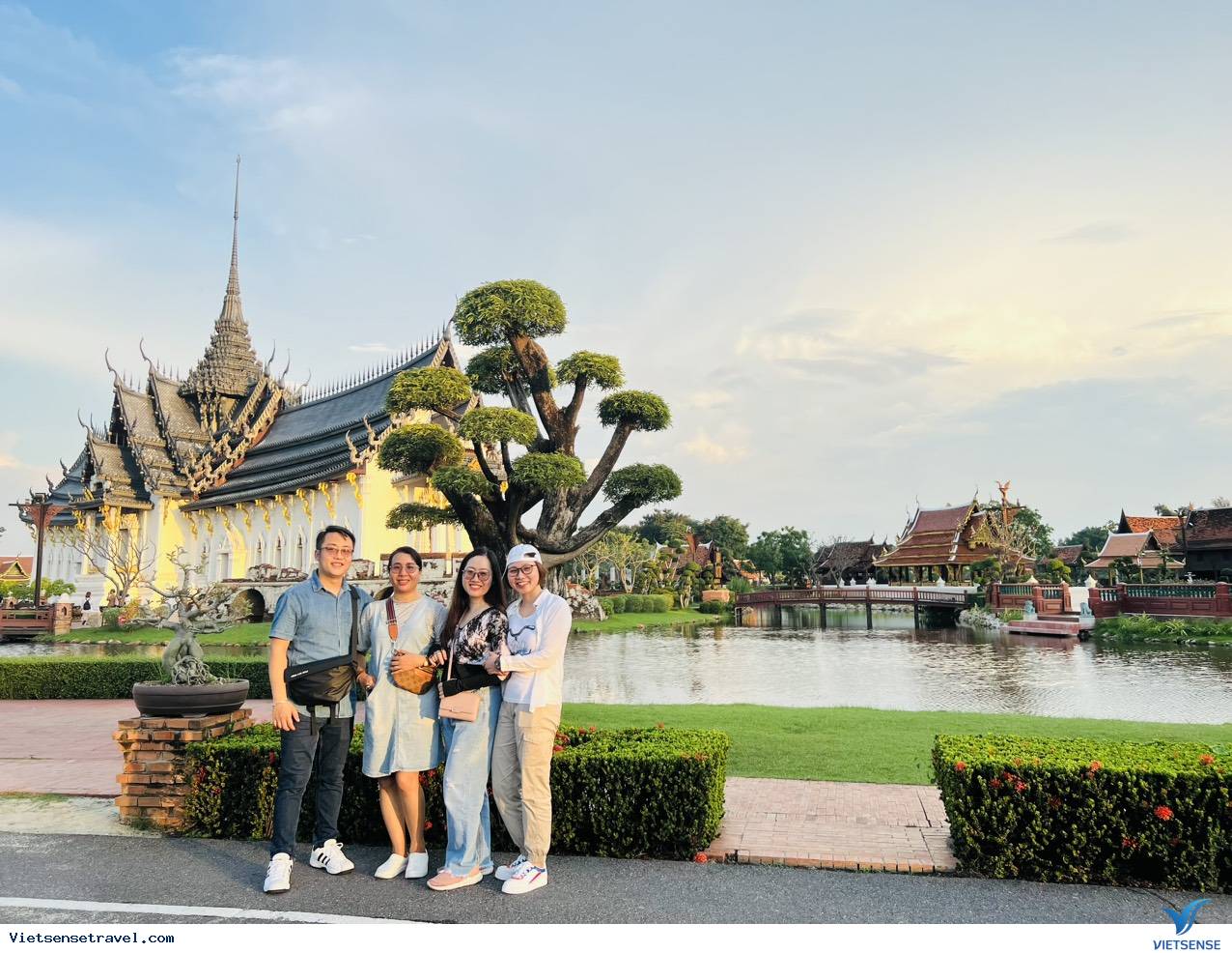 Pattaya - Đảo san hô (Koh Larn Island) - vườn nhiệt đới Noong Nuch - trung tâm World Gems Gallery - Khao Chee Chan