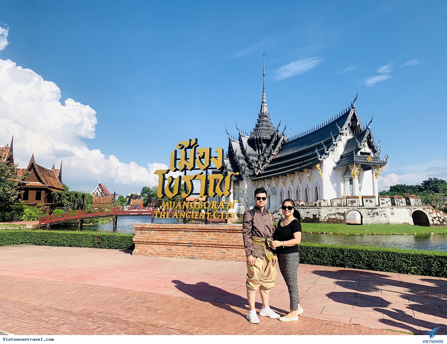 Pattaya - nông trại Big Bee - Chùa Phra Yai - Chùa Arun - du thuyền 5 sao ngắm sông Chaopraya