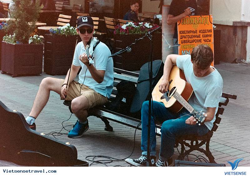 Biểu diễn âm nhạc tại phố cổ Arbat