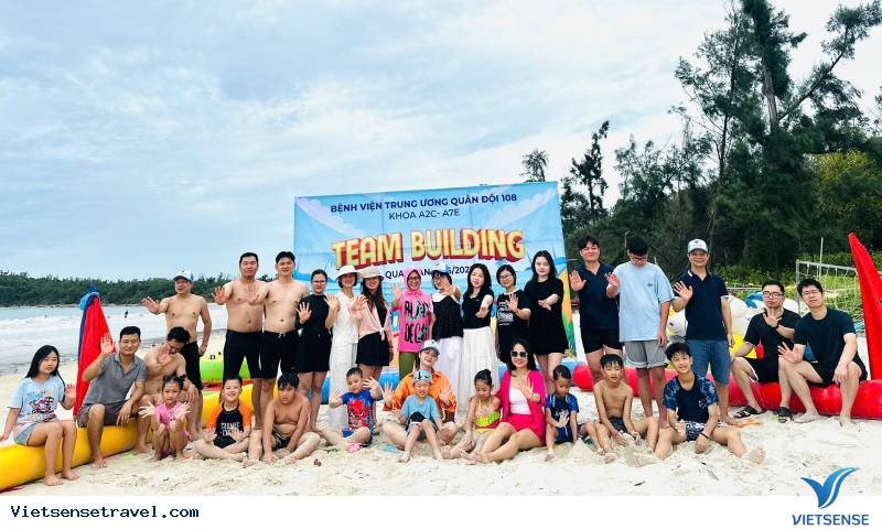 Quan Lạn có hệ thống lưu trú đa dạng, từ nhà nghỉ bình dân đến khách sạn cao cấp