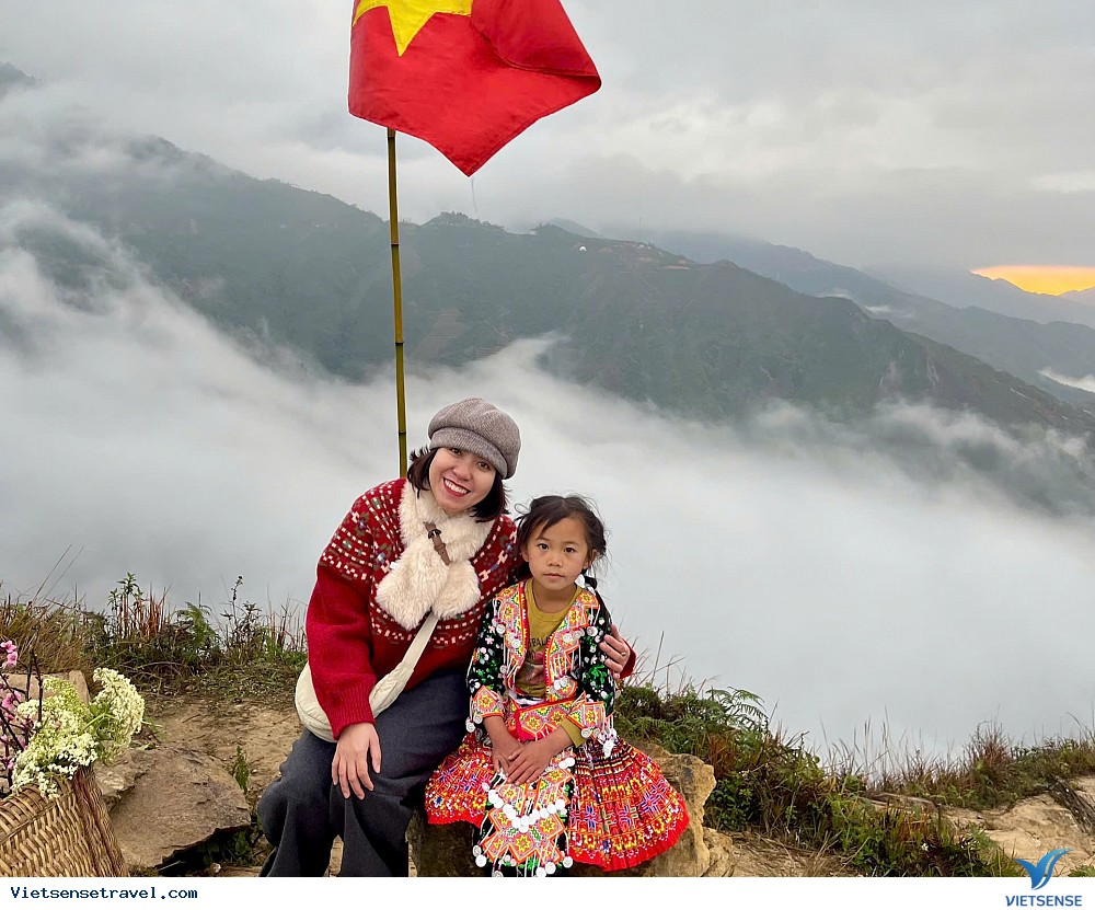 Rất nhiều du khách muốn trải nghiệm săn biển mây trắng xóa tại Tà Xùa