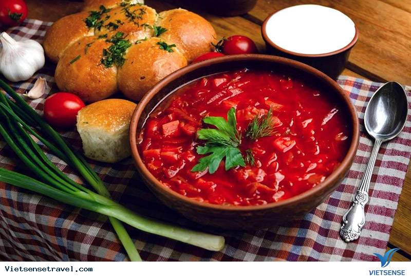 Món súp Borsch nổi tiếng trứ danh của Nga