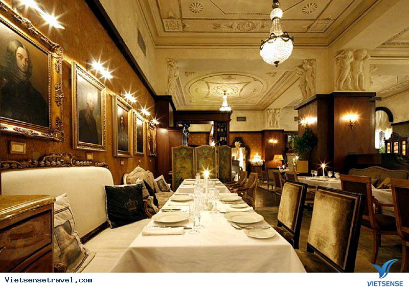 Nhà hàng Tsar Restaurant