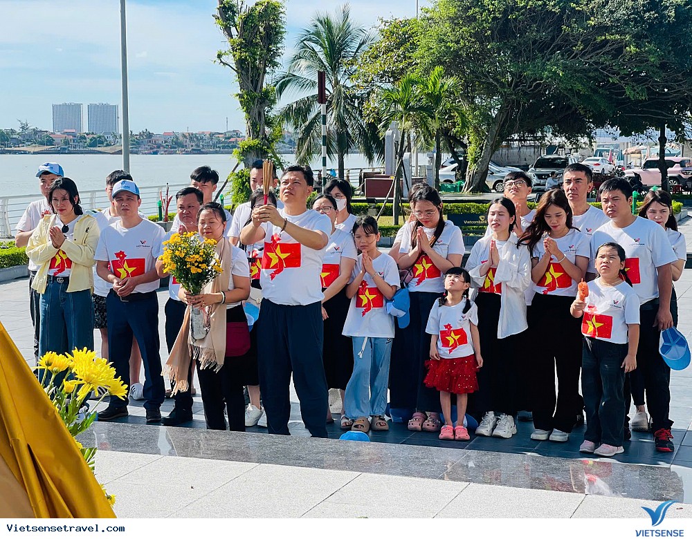 Tham khảo Tour du lịch Tết kết hợp tâm linh tại Vietsense Travel