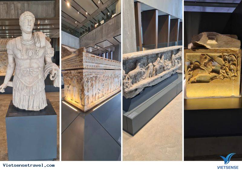 Tham quan bảo tàng tại thành Troy