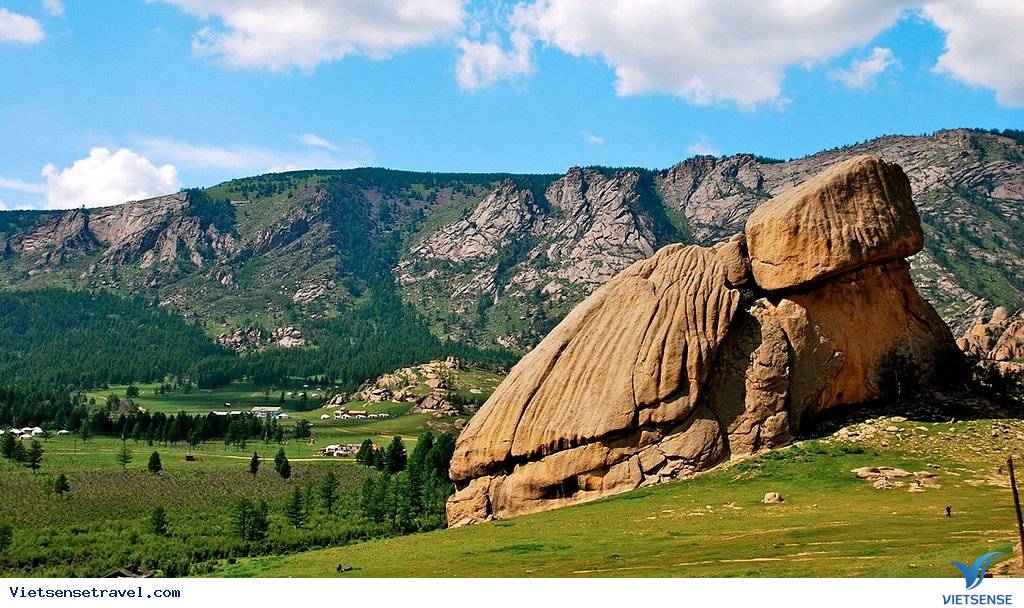 Tham quan ULAANBAATAR –  công viên quốc gia TERELJ PARK