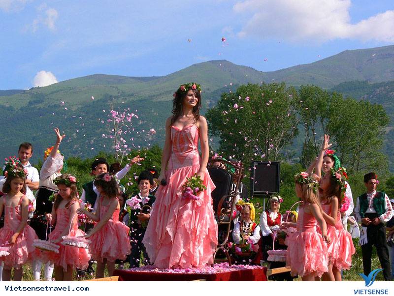 Lễ hội Nữ hoàng Hoa hồng ở Kazanlak