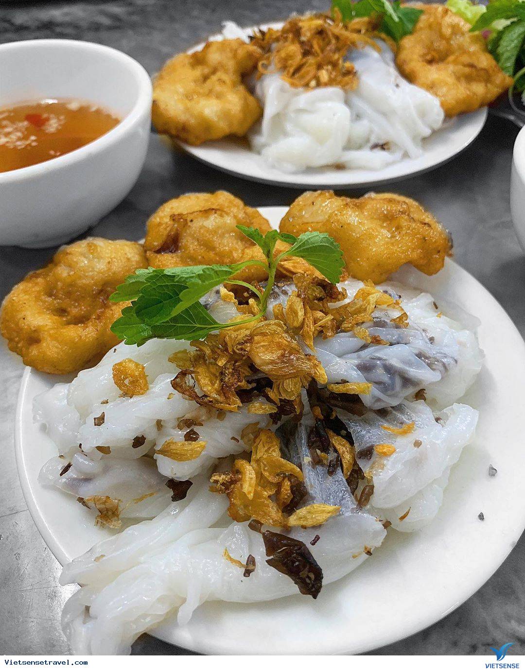 Bánh cuốn chả mực Hạ Long