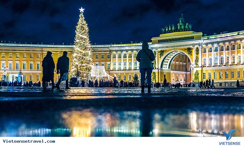 Không khí đón Giáng sinh ở Saint Petersburg Nga