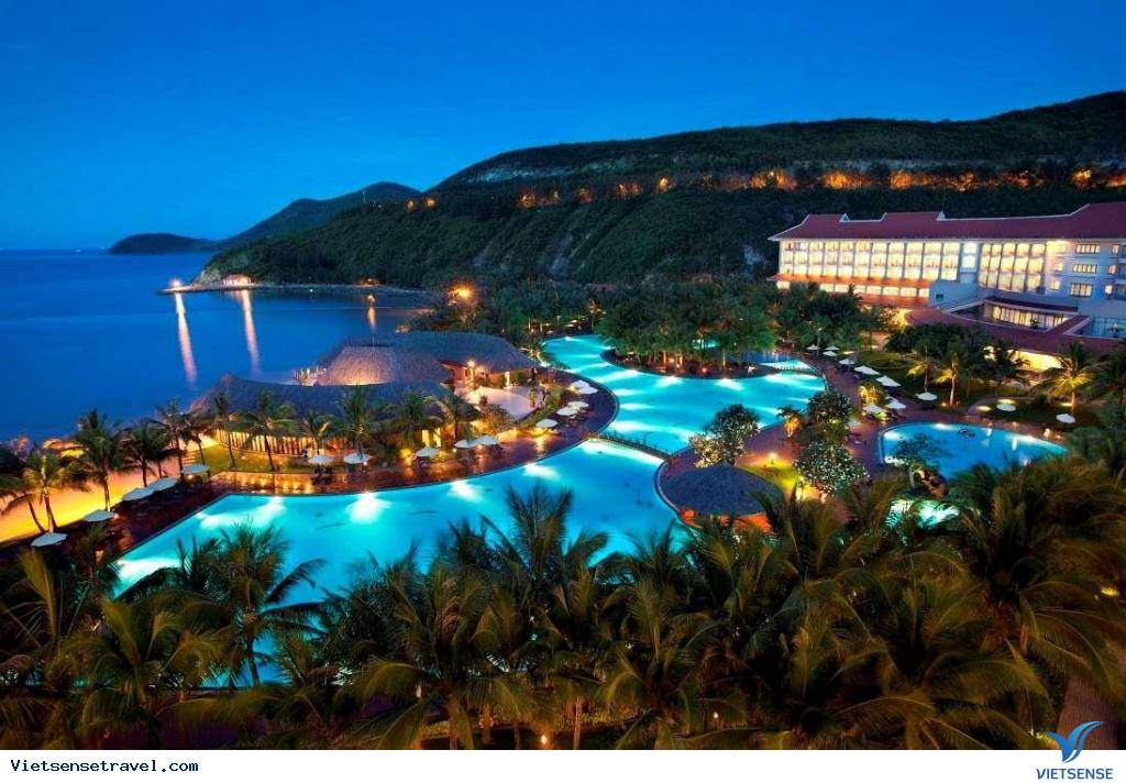Cát Bà Island Resort  Spa  Khách sạn 4 sao  Có bể bơi 