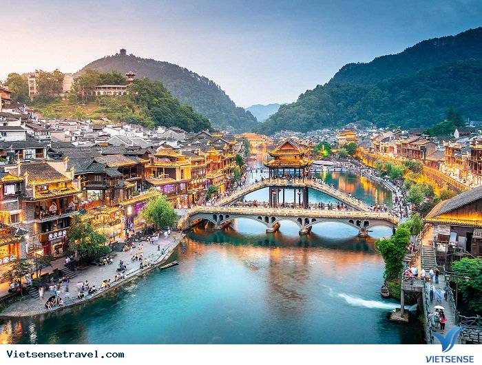 Trải Nghiệm TRƯƠNG GIA GIỚI - PHÙ DUNG TRẤN - PHƯỢNG HOÀNG CỔ TRẤN - HỒ BẢO PHONG 2025