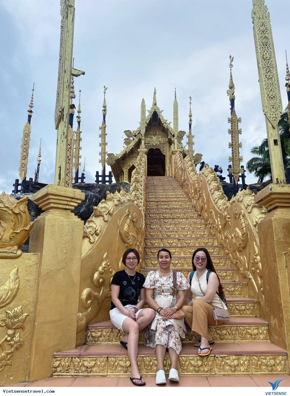 Trung tâm nghiên cứu rắn độc Hoàng Gia - Nội Bài