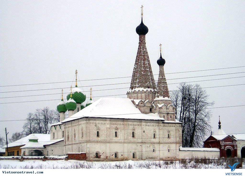 Tu viện Alekseevsky thu hút đông đảo du khách quốc tế