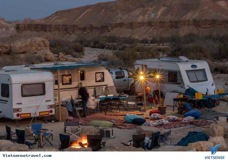 Ưu tiên lựa chọn nghỉ đêm tại campground để đảm bảo an toàn và tiện nghi