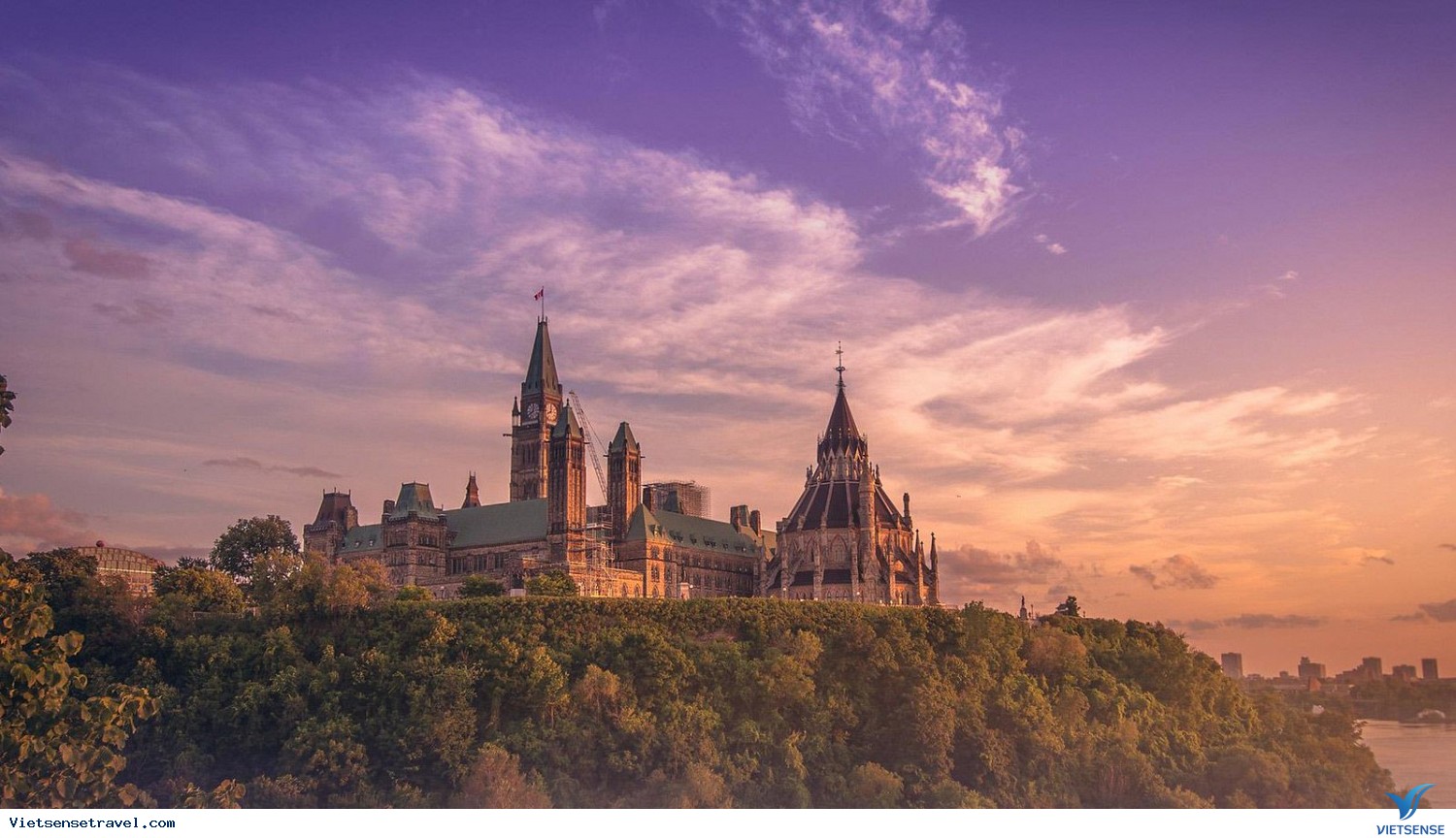 VANCOUVER CITY TOUR - MONTREAL