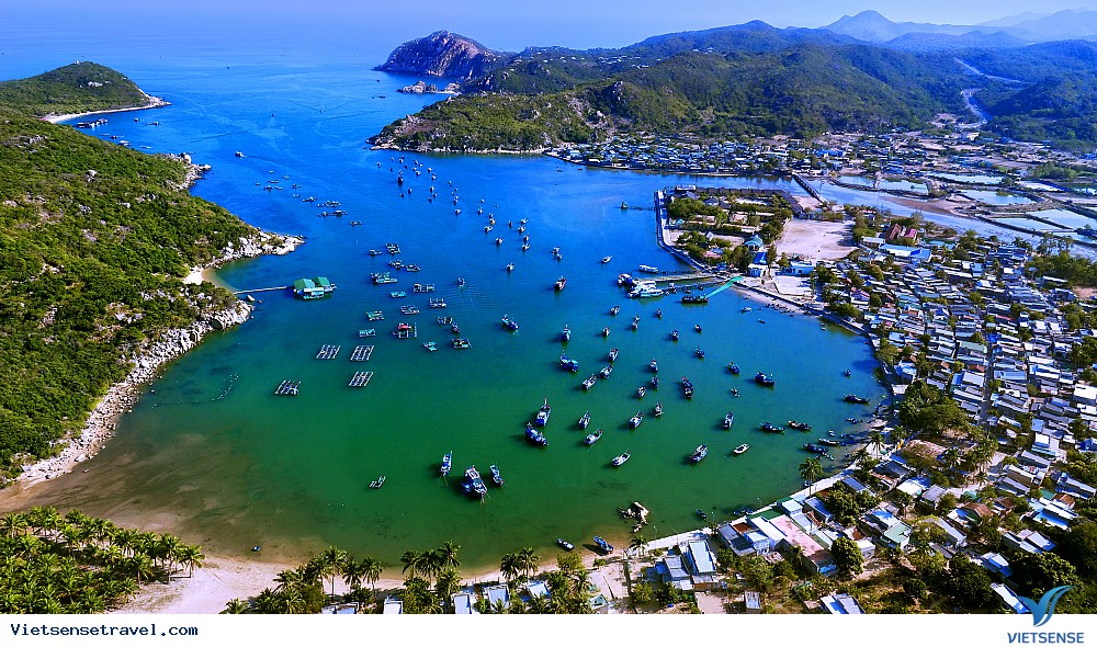 Vịnh Vĩnh Hy rất thanh bình tại Ninh Thuận Vịnh Vĩnh Hy rất thanh bình tại Ninh Thuận